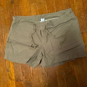 Army green drawstring button pocket cargo shorts women’s short M (08)